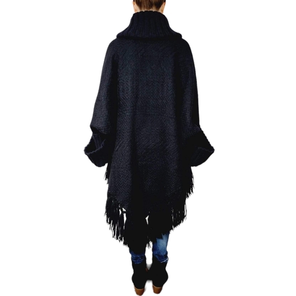 AUTHENTIC DOLCE & GABBANA Blk Wool Poncho w/ Sleeves and Fringe Sz 6 (42 EU) - Picture 7 of 12